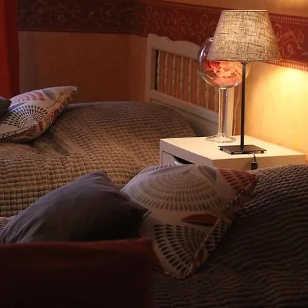 Chambres D'hotes A La Garde Ducale Moncontour (Vienne)